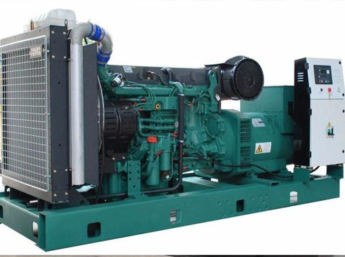 东兴升级现有发电机组的成本大概是多少？