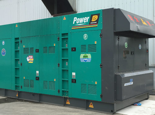 东兴升级发电机组的过程中需要注意哪些安全事项？