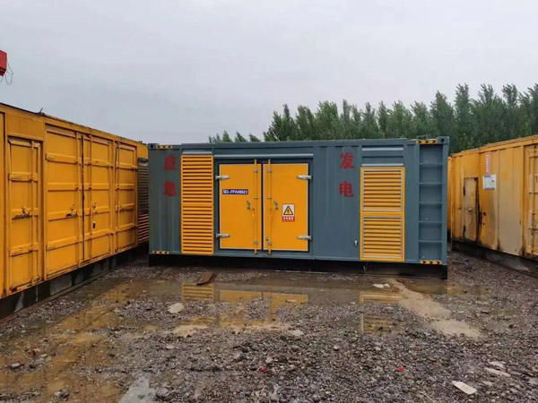 东兴柴油发电机如何判断干式空气滤清器是否需要更换？