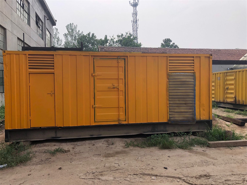 东兴发电机出租进行负载测试时，电瓶电量不足的具体判断标准是什么？